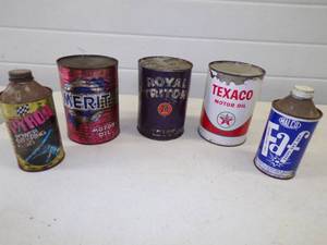 lot 45 image: Lot of Vintage Oil Cans Merit and Texaco are full