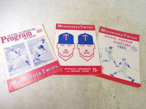 lot 120 image: MN Twins Scorecards