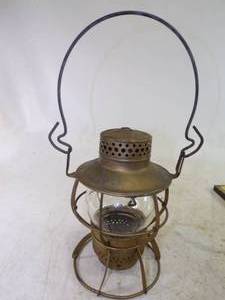 lot 140 image: Great Northern Railroad Lantern