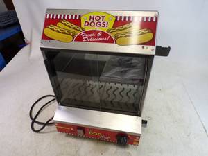 lot 165 image: Fantastic The Dog Hut Hot Dog and Bun Steamer, Consignor states Used once works great
