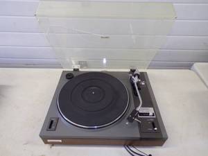 lot 167 image: Vintage Pioneer Turntable Model PL-115D Powers Up