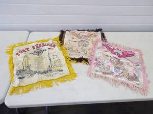 lot 183 image: Vintage Pillow Toppers