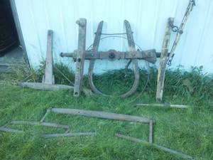 Wagon Parts, Tree, eveners & more Great condition.