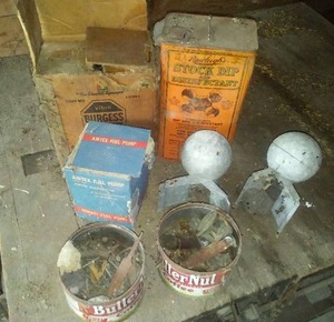 Fun lot - Vintage Galvanized Roofing end balls- New old stock boxes & can,