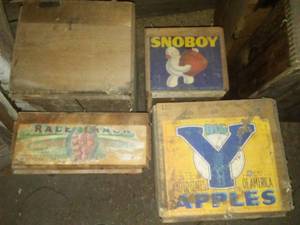 4 fruit crates Big Y, Sno Boy, Racetrack  excellent