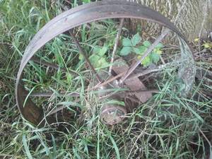 4 steel wheels & hardware & wood includes 1 grate.