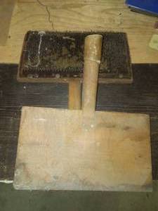 2 Wool Carders � good