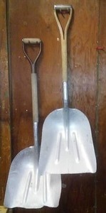 2 Grain scoop shovels