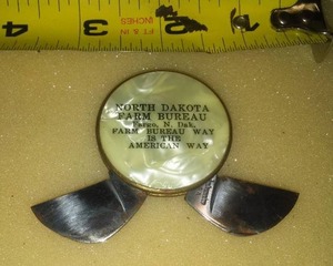 Nodak mutual, N.D. Farm Bureau disk pocketknife.