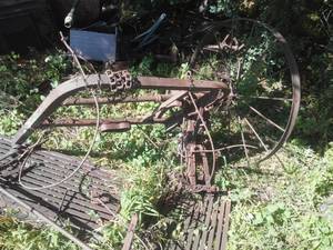 Big wheel and mechanicals, 2 grates,