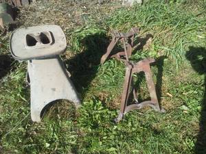 2 stands - anvil & other.