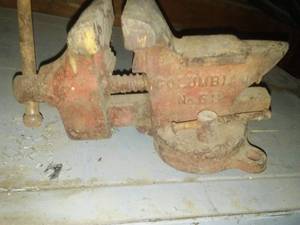 LP tank & surface mount vise Columbian No. 63