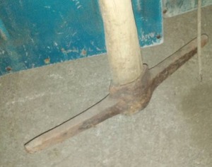 2 shovels, pitch fork axe � 4