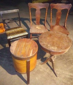 3 chairs 2 table -cute stuff.