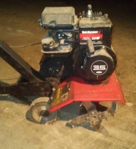 Rototiller  3.5 HP Briggs & Stratton Yard Machine