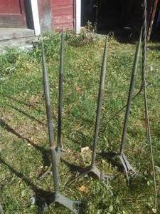 lot 33 image: Lightning Rods  mostly complete.
