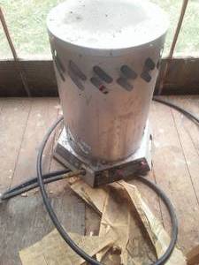 lot 143 image: 80,000 BTU Propane Heater