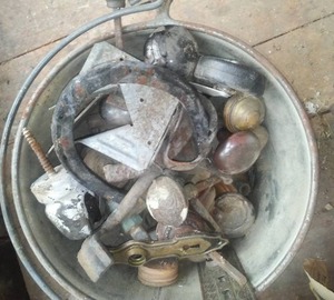 lot 144 image: 5 gallon Bucket of Vintage Knobs - dozens