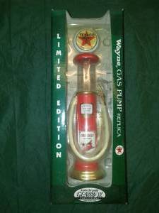 lot 165 image: Texaco Wayne Gas Pump Replica
