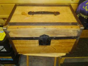lot 176 image: Mason Masonic Lodge Box.