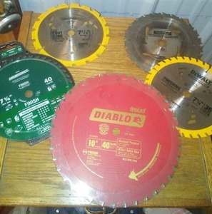 lot 294 image: Circular Saw Blades, Diablo Freud, 10 in., DeWalt 7.5 in. Masterforce 7.25 and more.