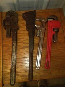 lot 312 image: Pipe Wrenches (4) 12-16 in.