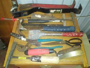 lot 321 image: Box of Tools  Specialty Hammers, pry bars and more.
