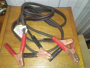 lot 326 image: Heavy Gauge Jumper Cables  Like New.