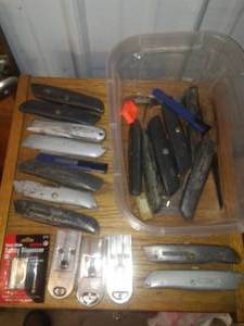 lot 333 image: Utility Knifes.