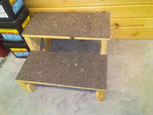 lot 378 image: 2 Step Riser, variety of uses