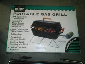 lot 435 image: 2 Thermos Brand Portable Grills- one new in box