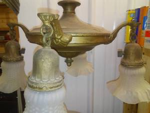 lot 448 image: Vintage Hanging Ceiling Light Fixture.