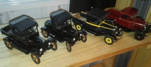 lot 449 image: Ford Trucks (4) 125 Scale.