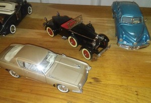 lot 455 image: Orphans (3) Studebaker Avanti, Cord Boattail, and Tucker, 125 Scale.