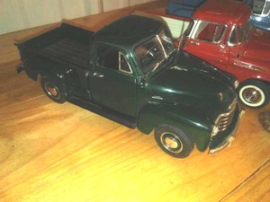 lot 460 image: Cheverlet Pickup Trucks (3), 125 Scale.