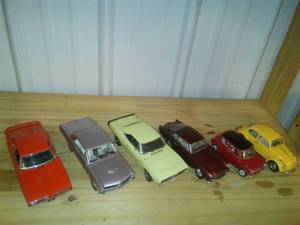 lot 467 image: Vintage Replica Die Cast Cars (6) 125 Scale. GTO and More.