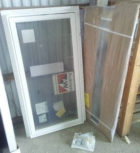lot 285 image: Awning Casement Window - new with screen and crank hardware, Anderson