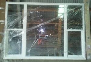 lot 291 image: New window (Picture) flanked by single hung windows