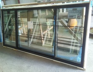 lot 309 image: Vector Window Picture with 2 sliders. 2 locks - New