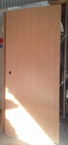 lot 86 image: Solid Core Door, Oak Finish, 80  33.25, Right Hand