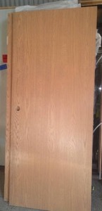 lot 88 image: Solid Core Door, Oak Finish, 80  33.25, Right Hand
