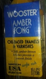 lot 217 image: 1.5 in. Angled Paint Brushes (4)