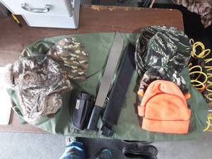 lot 25 image: Army Bag, Hunting Hats, Machetti Holster