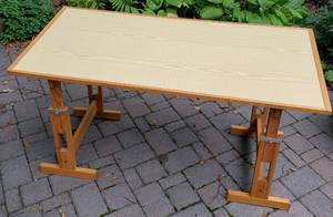 lot 15 image: Minimalist Drafting Table