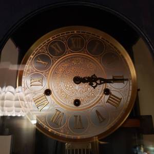 lot 11 image: Spirit of Liberty Chiming Wall Clock