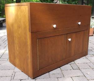 lot 8 image: Mid Century Pine Turntable Cabinet