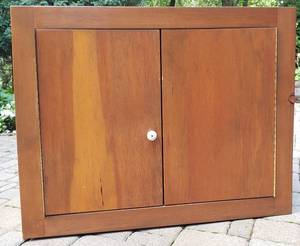 lot 9 image: Mid Century Pine Three Drawer Entertainment Cabinet