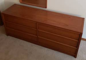 lot 14 image: Danish Mid-Century Six Drawer Teak Dresser