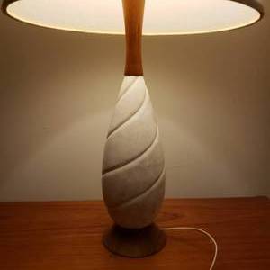 lot 19 image: Stylish MCM Turned Marble Bowling Pin Lamp