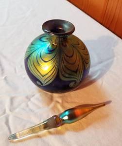 lot 86 image: Lundberg Studio Art Glass Perfume V38
